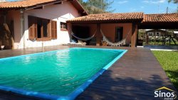 Casa com 03 dormitórios em Imbé  
