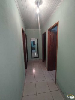 Casa com 03 dormitórios no Bairro Jardim Luciana 