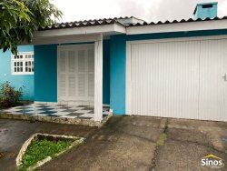 Casa com 02 dormitórios em Lomba Grande  