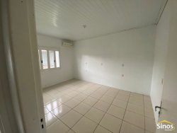 Casa com 02 dormitórios em Lomba Grande  
