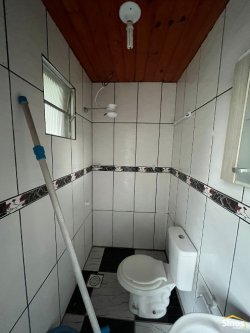 Casa com 02 dormitórios em Lomba Grande  