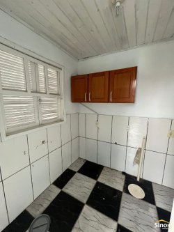 Casa com 02 dormitórios em Lomba Grande  