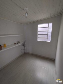 Casa com 03 dormitórios no bairro Santo Afonso 