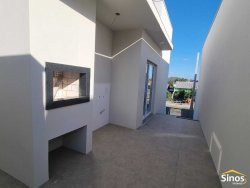Casa com 03 dormitórios no bairro Firenze 