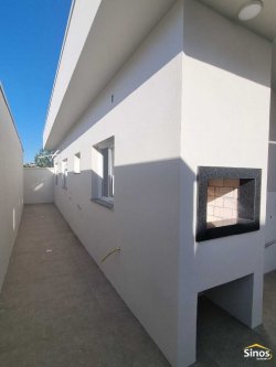 Casa com 03 dormitórios no bairro Firenze 