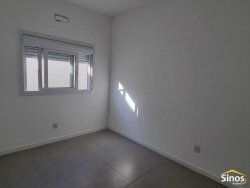 Casa com 03 dormitórios no bairro Firenze 