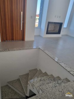 Casa com 03 dormitórios no bairro Firenze 