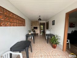 Casa com 02 dormitórios em Lomba Grande 