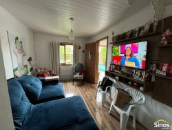 Casa com 02 dormitórios em Lomba Grande 