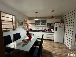 Casa com 02 dormitórios em Lomba Grande 