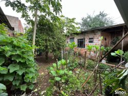 Casa com 02 dormitórios em Lomba Grande 
