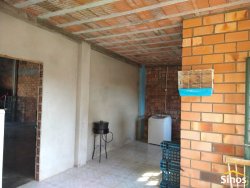Pavilhão com apartamento de 02 dormitórios no bairro Lomba Grande 