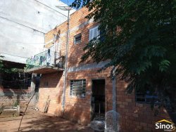 Pavilhão com apartamento de 02 dormitórios no bairro Lomba Grande 