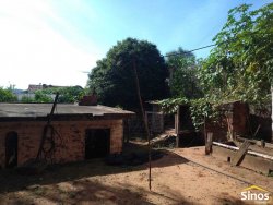 Pavilhão com apartamento de 02 dormitórios no bairro Lomba Grande 