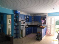 Pavilhão com apartamento de 02 dormitórios no bairro Lomba Grande 