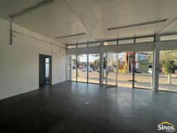 Imóveis comerciais de esquina em Lomba Grande  
