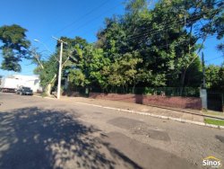 Terreno de 1.100m² com casa antiga no bairro Liberdade 