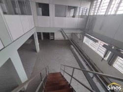 Prédio comercial no bairro Vila Nova 