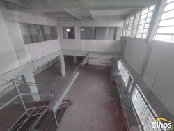 Prédio comercial no bairro Vila Nova 