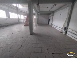 Prédio comercial no bairro Vila Nova 