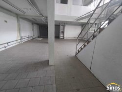 Prédio comercial no bairro Vila Nova 