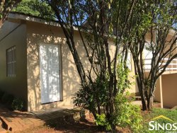 Casa com 03 dormitórios em Lomba Grande 