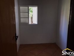 Casa com 03 dormitórios em Lomba Grande 
