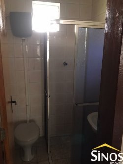 Casa com 03 dormitórios em Lomba Grande 