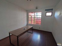 Casa com 03 suítes no bairro Ouro Branco 