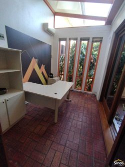 Casa com 03 suítes no bairro Ouro Branco 