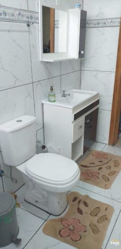 Casa com 02 dormitórios no bairro Rondônia 