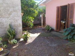 Casa com 03 dormitórios no bairro Feitoria  
