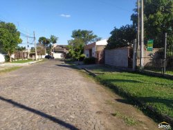 Casa com 03 dormitórios no bairro Feitoria  