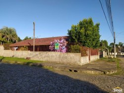Casa com 03 dormitórios no bairro Feitoria  