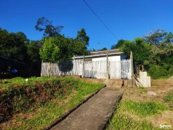 Casa com 03 dormitórios no bairro São José 
