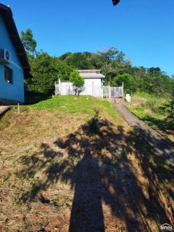 Casa com 03 dormitórios no bairro São José 