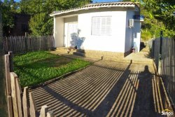 Casa com 03 dormitórios no bairro São José 