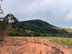 Sítio com 2,00 hectares em Lomba Grande 