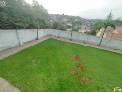Sobrado com 07 dormitórios para locação no bairro Rincão 