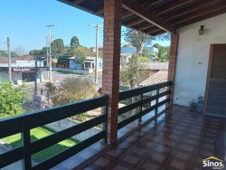 Sobrado com 03 dormitórios no bairro Primavera 