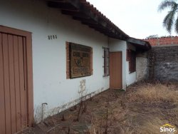 Terreno com casa no bairro Canudos  
