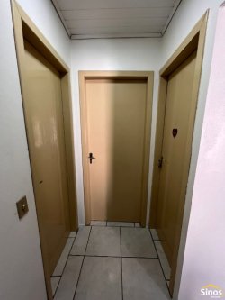 Casa com 02 dormitórios no bairro Canudos 