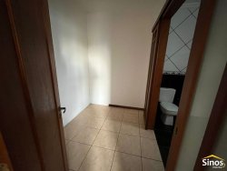 Casa com 03 dormitórios no bairro Feitoria 