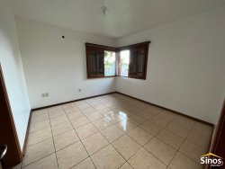Casa com 03 dormitórios no bairro Feitoria 