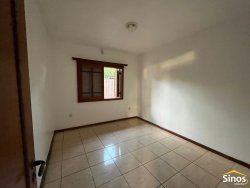 Casa com 03 dormitórios no bairro Feitoria 