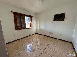 Casa com 03 dormitórios no bairro Feitoria 