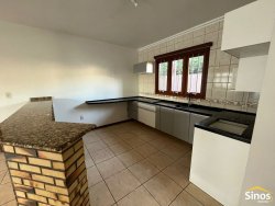 Casa com 03 dormitórios no bairro Feitoria 