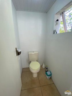 Casa com 03 dormitórios na principal de Lomba Grande 