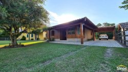 Sítio com 1.388m² no bairro Lomba Grande  