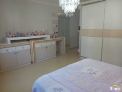 Casa com 03 dormitórios e prédio comercial no bairro Rondônia  